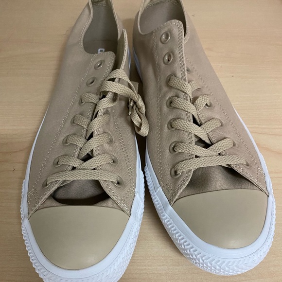 NEW CONVERSE MEN’S BEIGE SNEAKERS IN BOX! - Picture 2 of 3